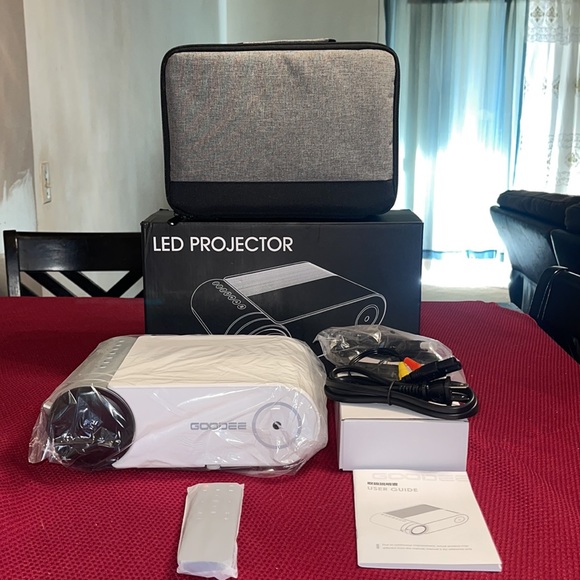 GooDee Mini Home Theater Projector 7500L  w/ case, cords & remote - Picture 2 of 12